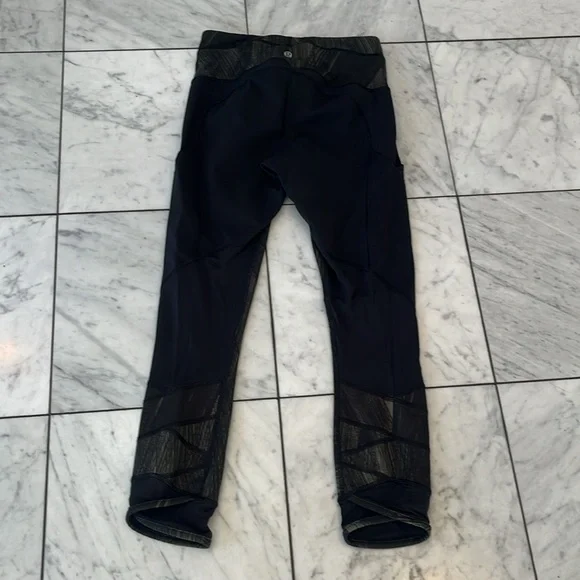 Lululemon Athletica Leggings - Sz 4 - Picture 3 of 5